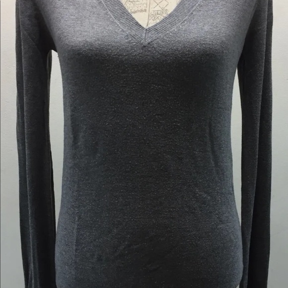 Zara Women Sweater V-Neck Long Sleeve M Gray Pearl Buttons - Picture 6 of 11